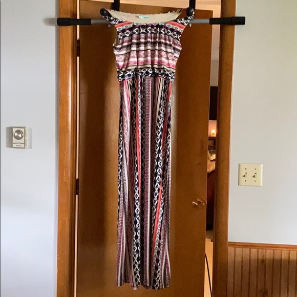 Dress - Picture 1 of 2